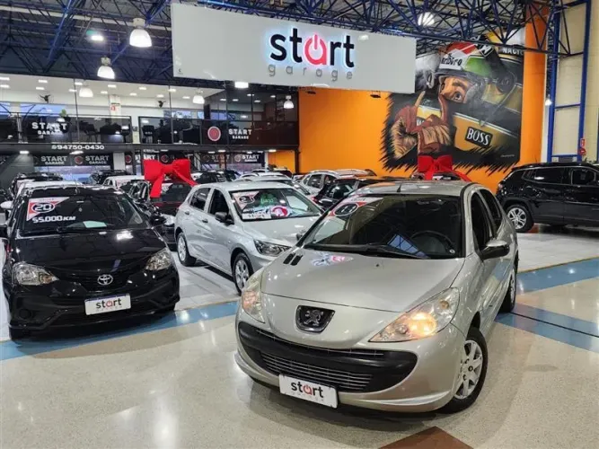 Peugeot 207 XR 1.4 Flex 8V 5P 2011