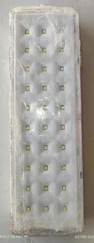 Luminária de emergência UltraLuz