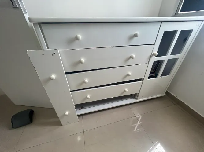 Vendo cômoda usada 