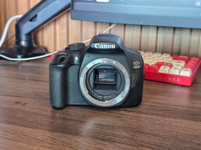 Canon T6