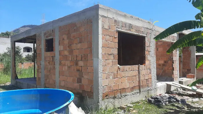 Vendo caixa d'água 3000 litros de fibra . Obs: sem a tampa.