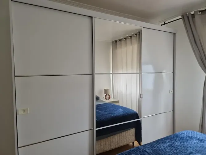 GUARDA-ROUPA CASAL 2,52 m COM ESPELHOS