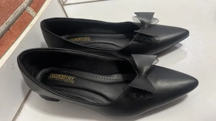 Sapato preto com saltinho