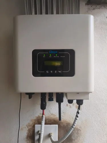 Inversor solar deye 5kv menos de 1 ano de uso