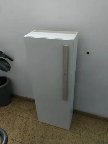 Armário Multiuso com prateleiras