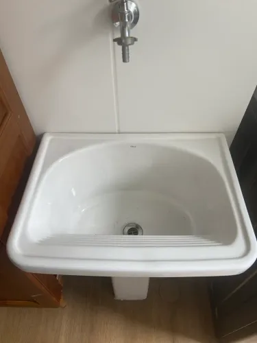 Tanque lavanderia porcelanato branco  