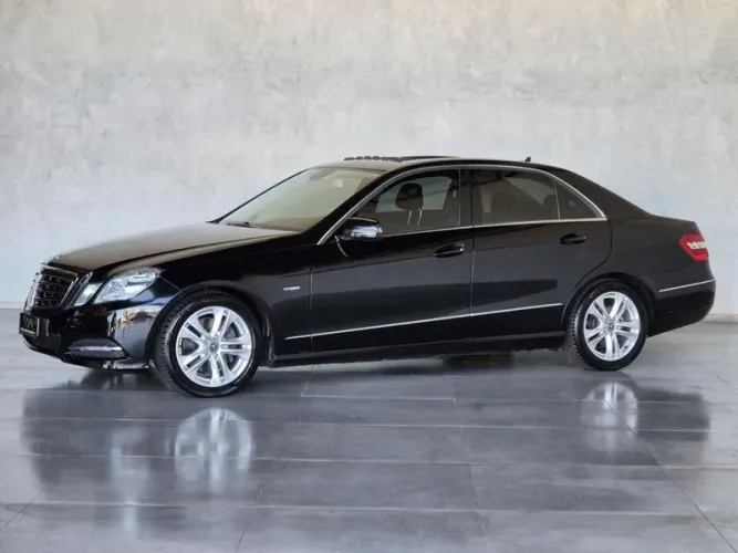 Mercedes-Benz E-250 CGI Avantgarde 1.8 16V 204cv Aut. 2011