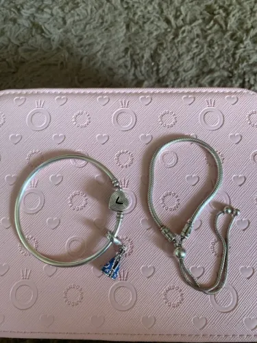 2 pulseiras pandoras, berloque Nossa Senhora, Porta joias Pandora