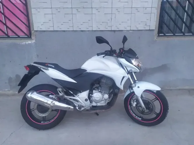 Cb 300 branca 2012