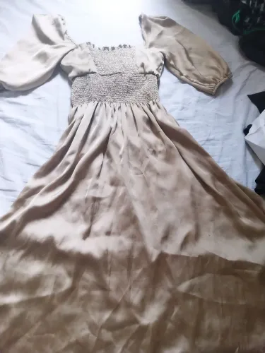 Vestido seda acetinado aberto lateral festa lindo