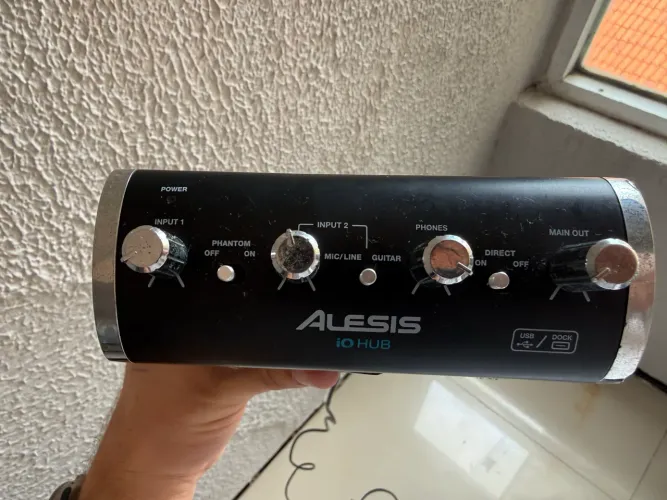 Interface de Áudio Alesis iO Hub - Perfeita para Gravação, Estúdio e Lives