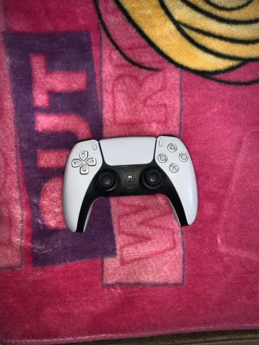 Vendo controle de PS5 só tem que arrumar o gatilho direito
