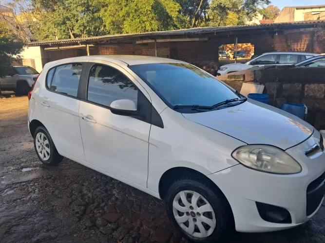 Fiat Palio Attractive 1.0 EVO Fire Flex 8V 5P 2012