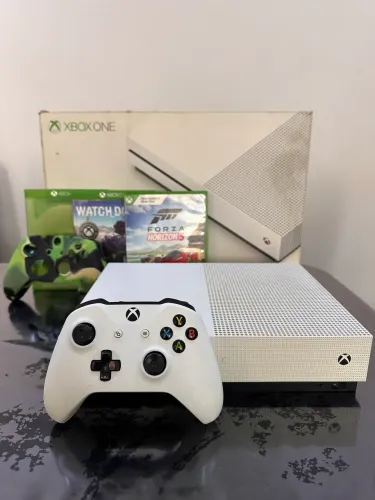 XBOX ONE S 1 TB (3 JOGOS com caixa original)