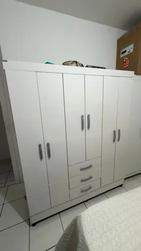 Guarda-roupa 6 portas e 3 gavetas