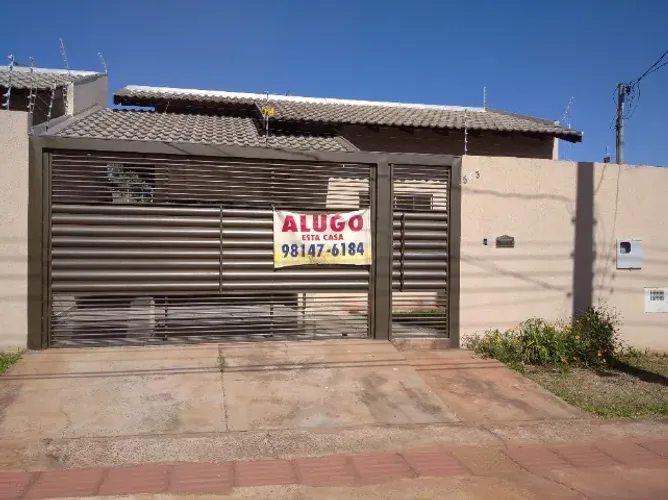 Aluga-se cs contento 3 quartos próxima ao Colégio da Funlec- Nova Bahia