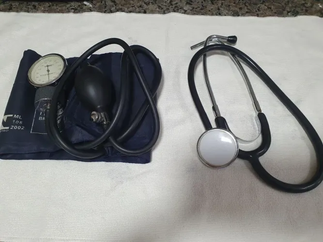 Aparelho para medir pressão - Esfignomanometro manual