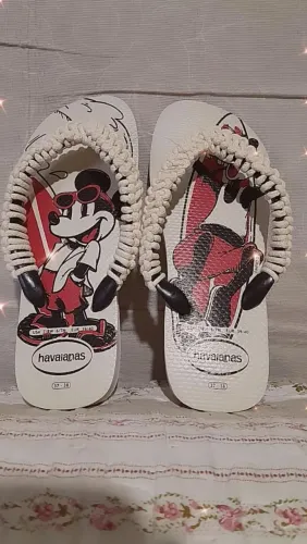 Chinelo havaianas bordado 
