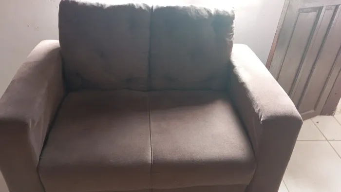 Vendo sofá pequeno dois lugares