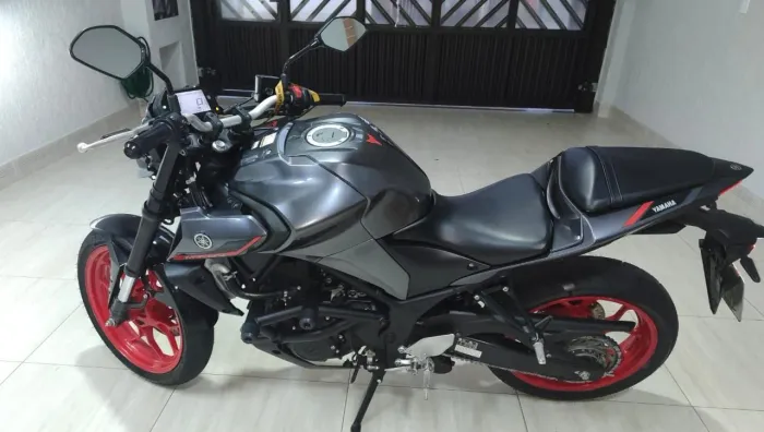 YAMAHA MT-03 321CC MOTO IMPECÁVEL - PARA QUEM PROCURA QUALIDADE E PROCEDÊNCIA!