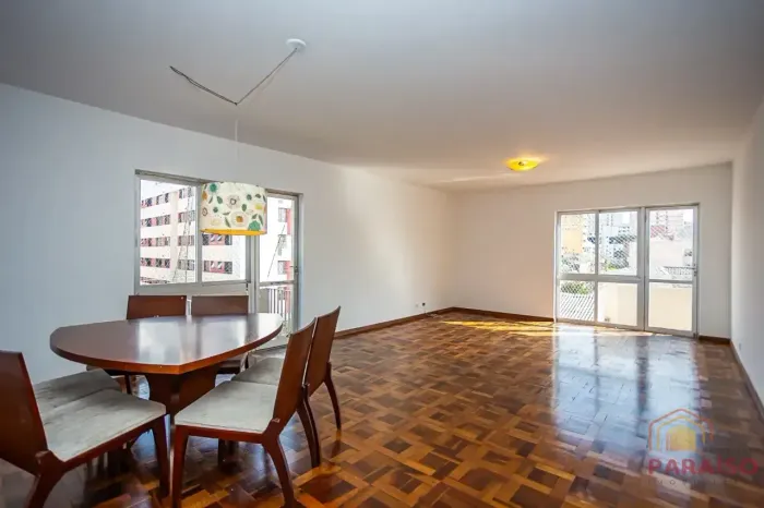 Apartamento com 3 Quartos no Alto da Rua XV em Curitiba/PR