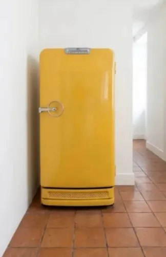 Geladeira retrô (aceito celular em troca) R$ 1,750 