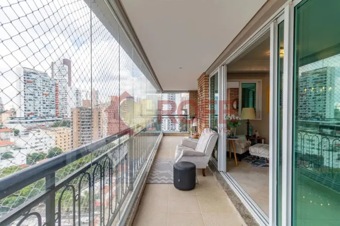 Apartamento para venda em Aclimação com 4 quartos, sendo 3 suítes, e 4 vagas210m²