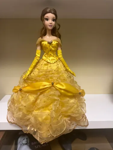 Boneca Bela (A Bela e a Fera) 40cm com vestido extra 