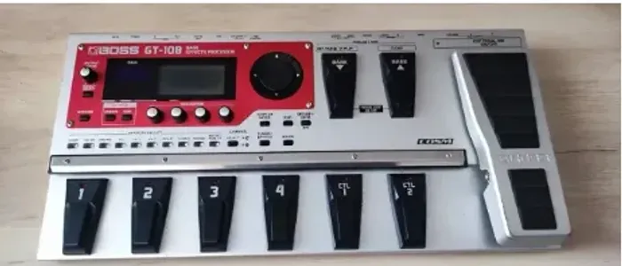 Pedaleira Boss GT10B
