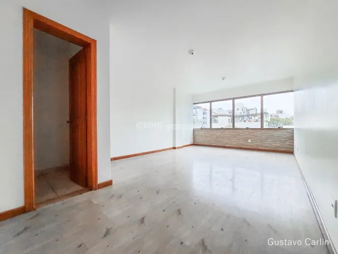 Sala comercial para locação com 30m², 01 banheiro, no bairro Petrópolis
