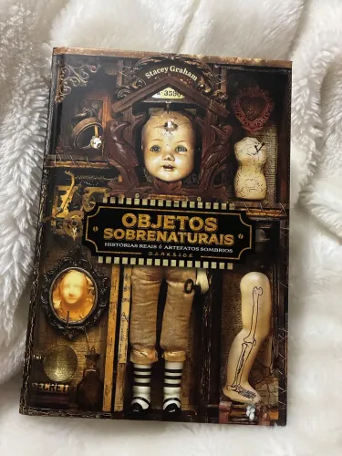 Objetos sobrenaturais livro