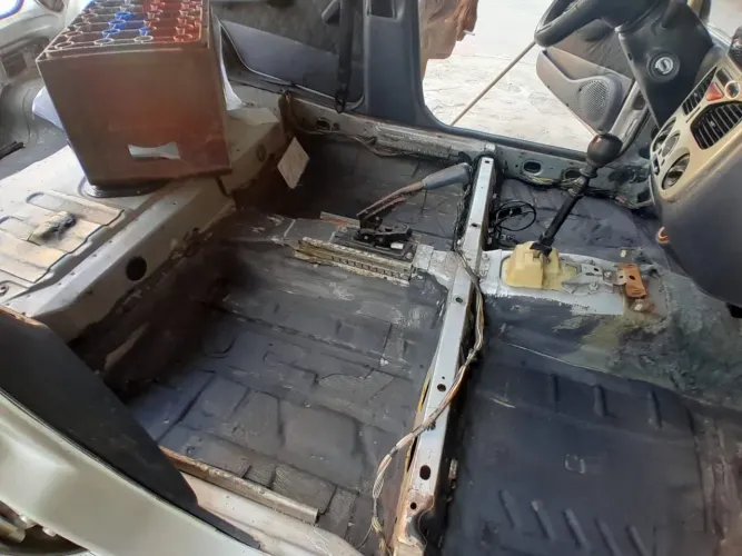 Peças diversas automóveis