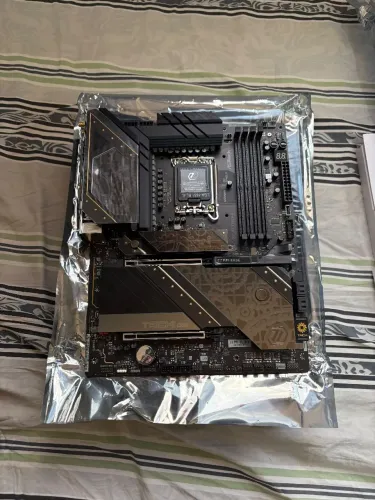 Placa Mãe ASRock Z890 Taichi LGA 1851 - Nova