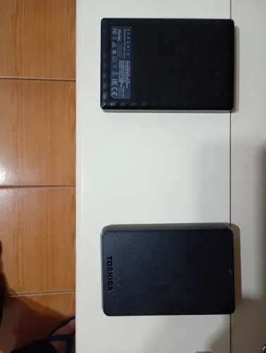 Vendo HD de 2 tera e1 HD de1 tera