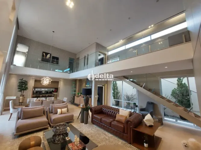 Casa no condomínio Jardim Versailles disponível para locação e venda em Uberlândia-MG.