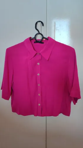 Camisa Cropped Rosa com Botões Feminina