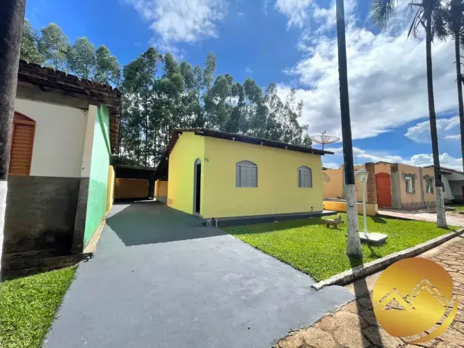 Casa ideal para morar ou investir, excelente custo-benefício e um espaço nos fundos para a
