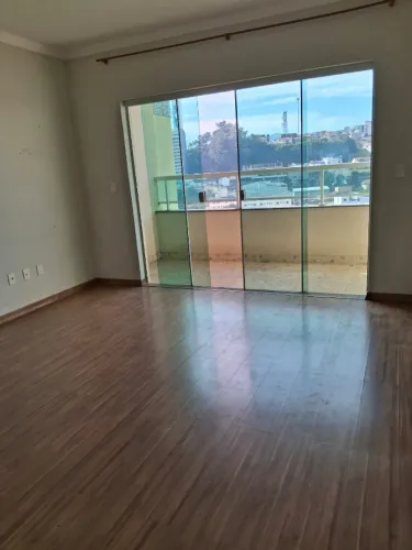 A109 - Apartamento com três dormitórios, vista aérea e muito conforto