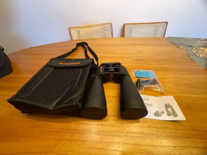 Binóculos Celestron 25X70 com grande abertura, ideais para observação de aves