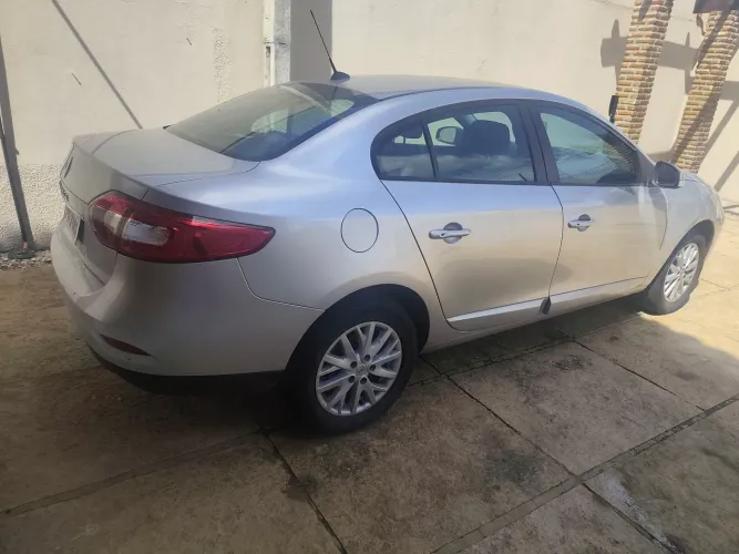 Renault Fluence Sed. Dyn. Plus 2.0 16V Flex Aut. 2016