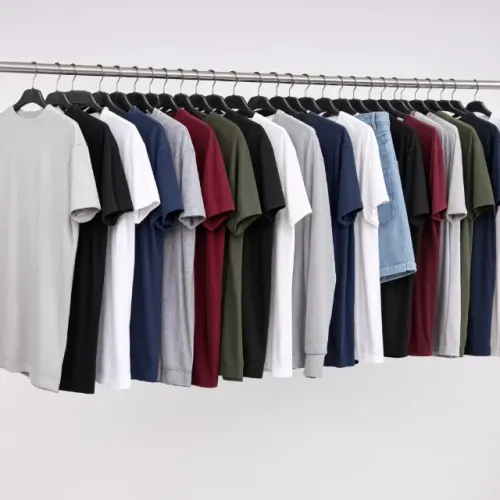 Lote de camisas - peças de segunda-mão