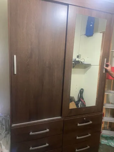 Vende-se guarda roupa