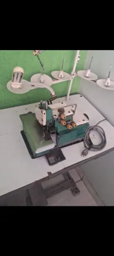 Vendo maquina overloque