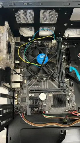 Kit I5 9400F + H310M Gigabyte (Gabinete de Brinde!)