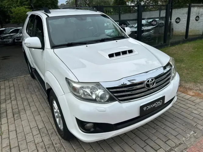 Toyota Hilux CD SRV D4-d 4X4 3.0 TDI Diesel AUT 2013