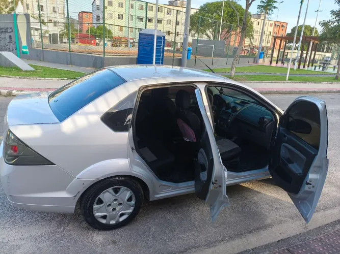 Ford Fiesta Sed. 1.6 8V Flex 4P 2012