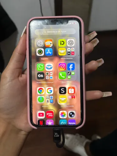 iPhone 11 semi novo