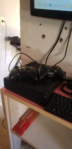 Vendo ou troco Xbox 360 por um Cell bom para jogo ou pelo iPhone 11