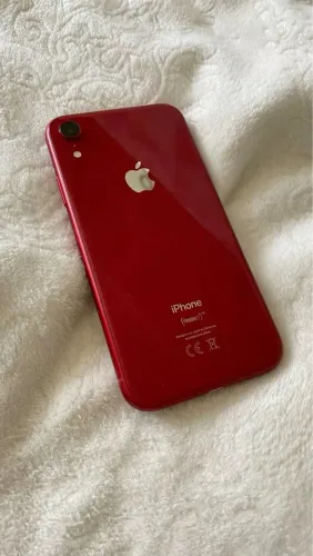 iPhone XR vermelho