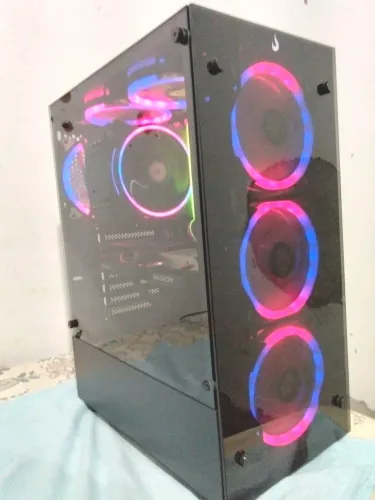 COMPUTADOR: Processador Ryzen 5600, Placa de vídeo RX 6600 com 32 Giga de Ram.